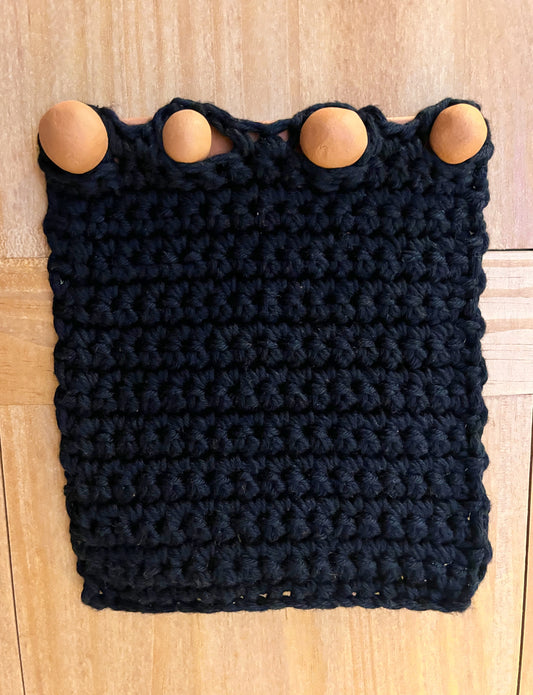 organizador de brincos em cerâmica e crochê colmeia