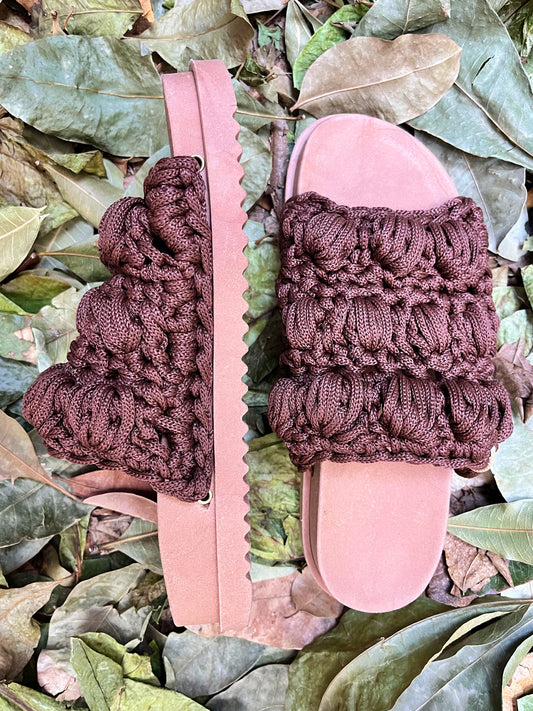 papete em crochê na rua, na chuva, na fazenda | café