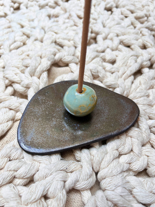 incensário gota no lago azul