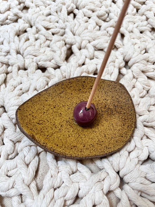 incensário gota no mar mostarda